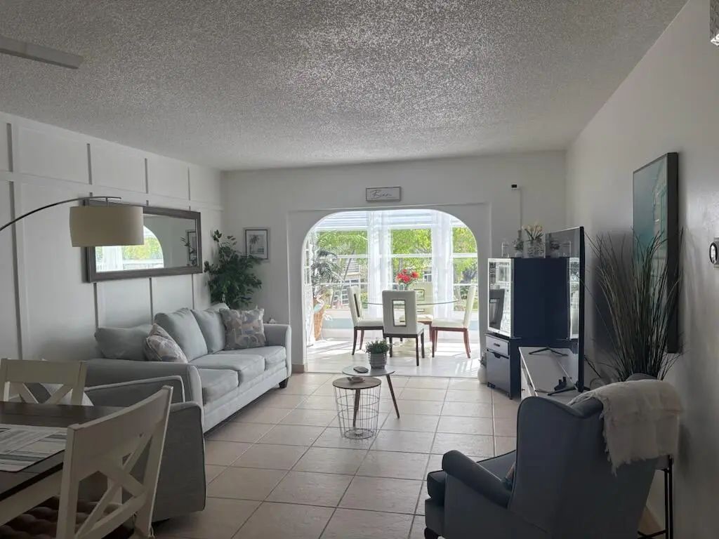 3430 Nw 52nd Avenue #204, Lauderdale Lakes