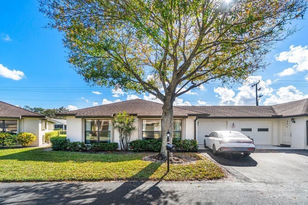 4862 Equestrian Road, Boynton Beach