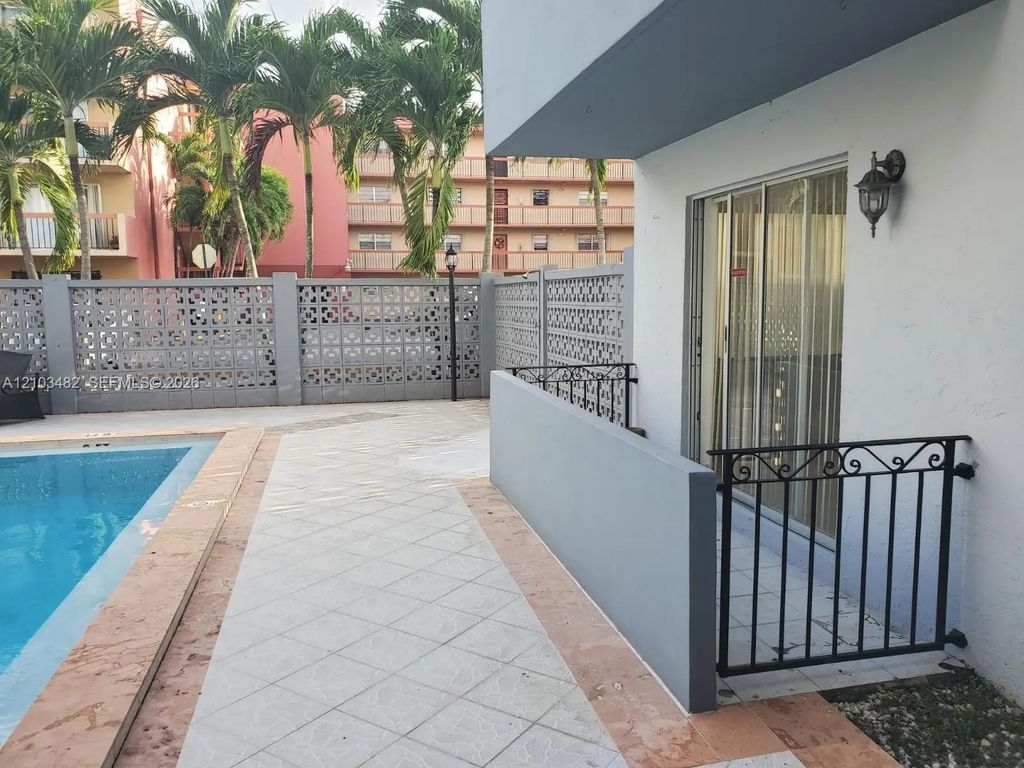 495 Nw 72nd Avenue #103, Miami