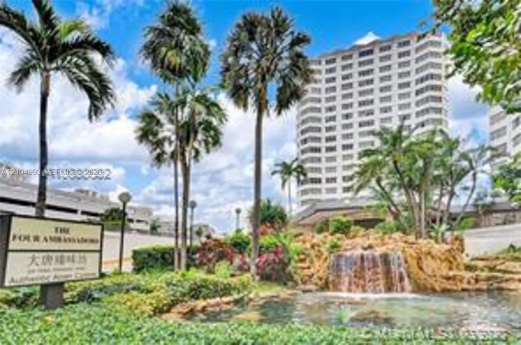 825 Brickell Bay Drive #1049, Miami