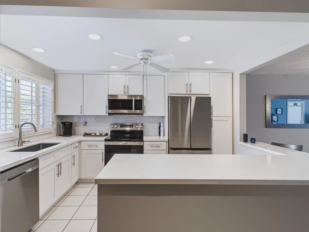 2010 S Federal Highway #308, Boynton Beach