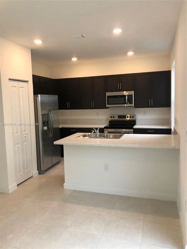 4 of 24 - 2610 Se 13th Street, Homestead, FL