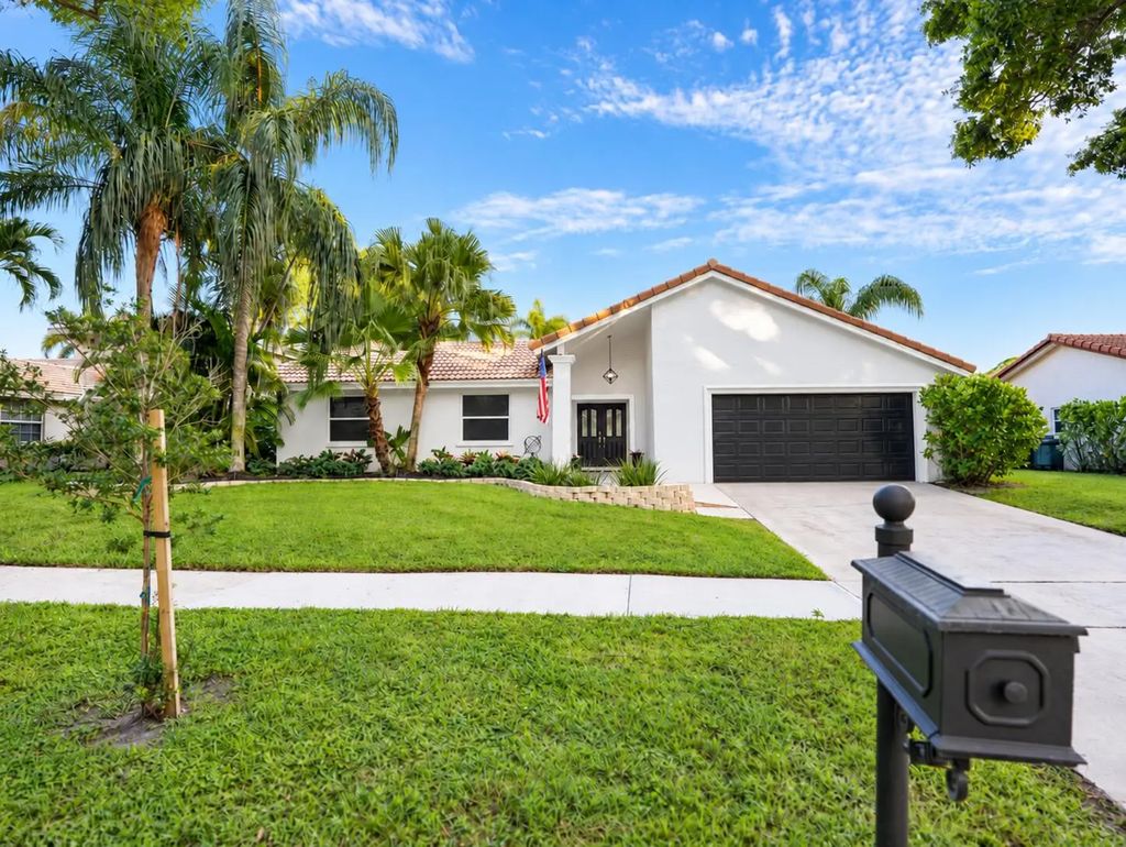 3516 Pine Haven Circle, Boca Raton