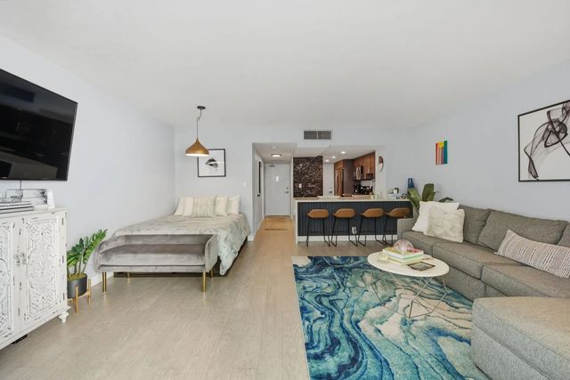 2 of 19 - 1200 West Avenue #324, Miami Beach, FL