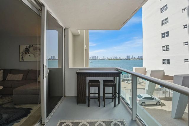 3 of 19 - 1200 West Avenue #324, Miami Beach, FL
