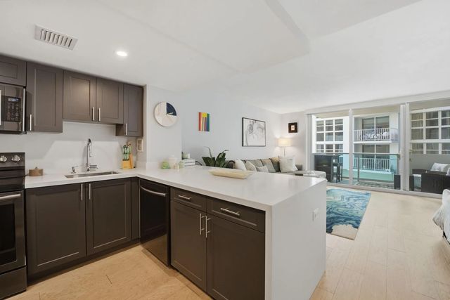 5 of 19 - 1200 West Avenue #324, Miami Beach, FL