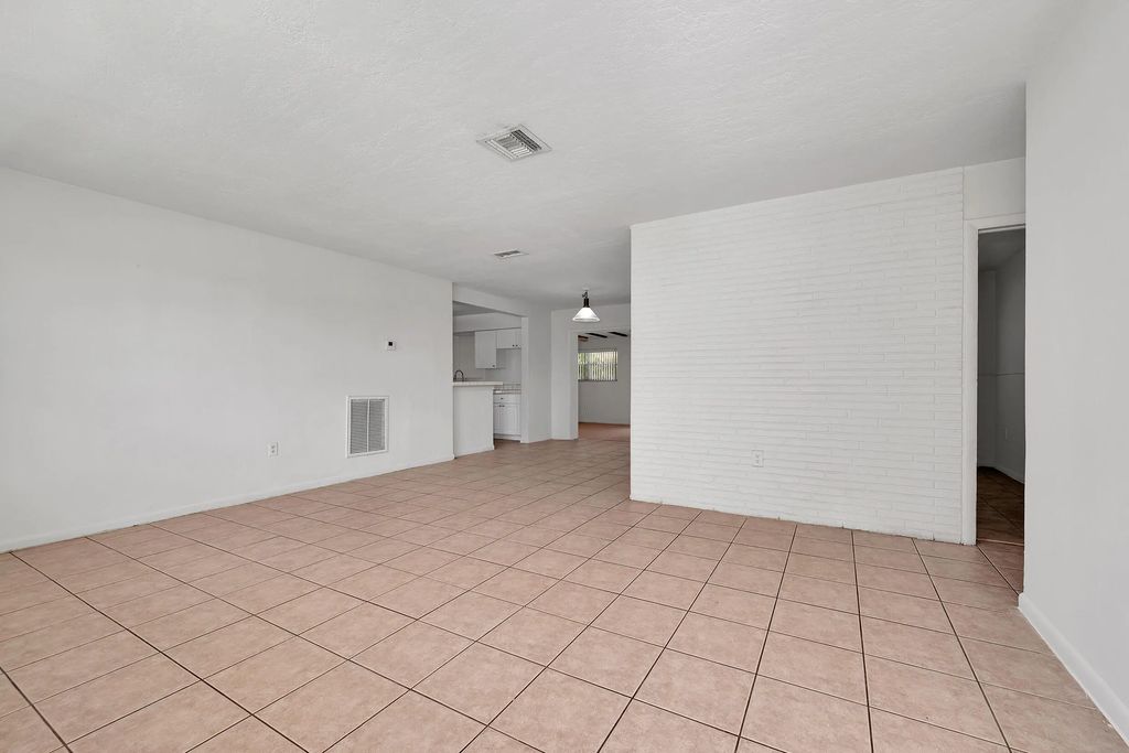 6481 Pierce Street, Hollywood