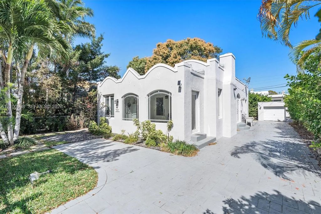 2231 Sw 17th Street, Miami
