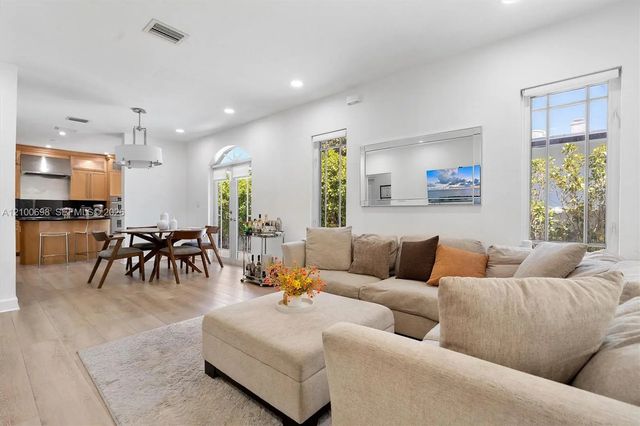 4 of 40 - 2231 Sw 17th Street, Miami, FL