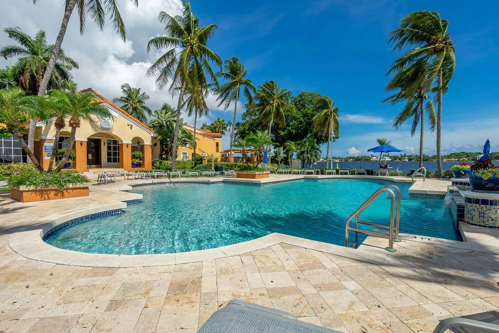 145 Yacht Club Way #109, Hypoluxo