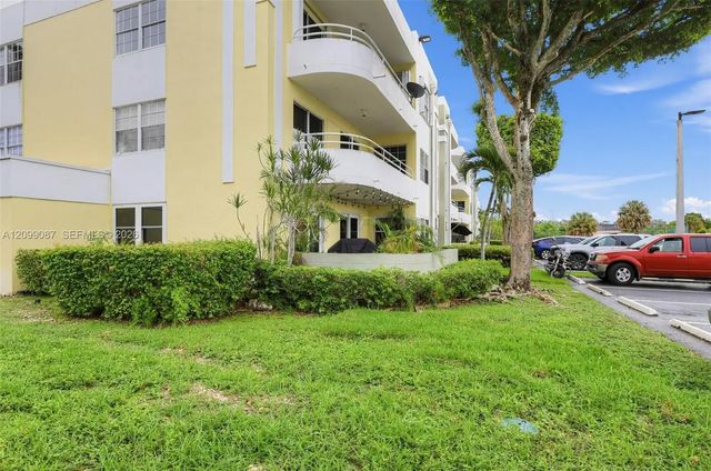 2 of 30 - 10765 Sw 108th Avenue #301, Miami, FL