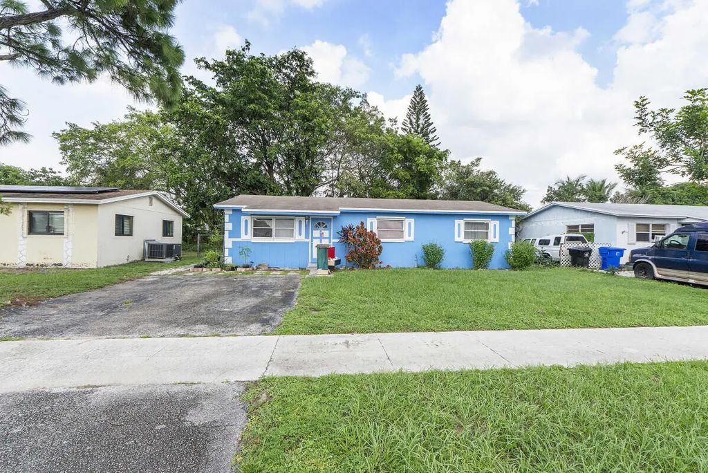 7207 Sw 4th Court, North Lauderdale