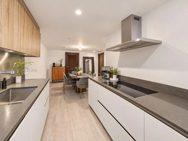 4 of 39 - 1000 Brickell Plaza #4706, Miami, FL