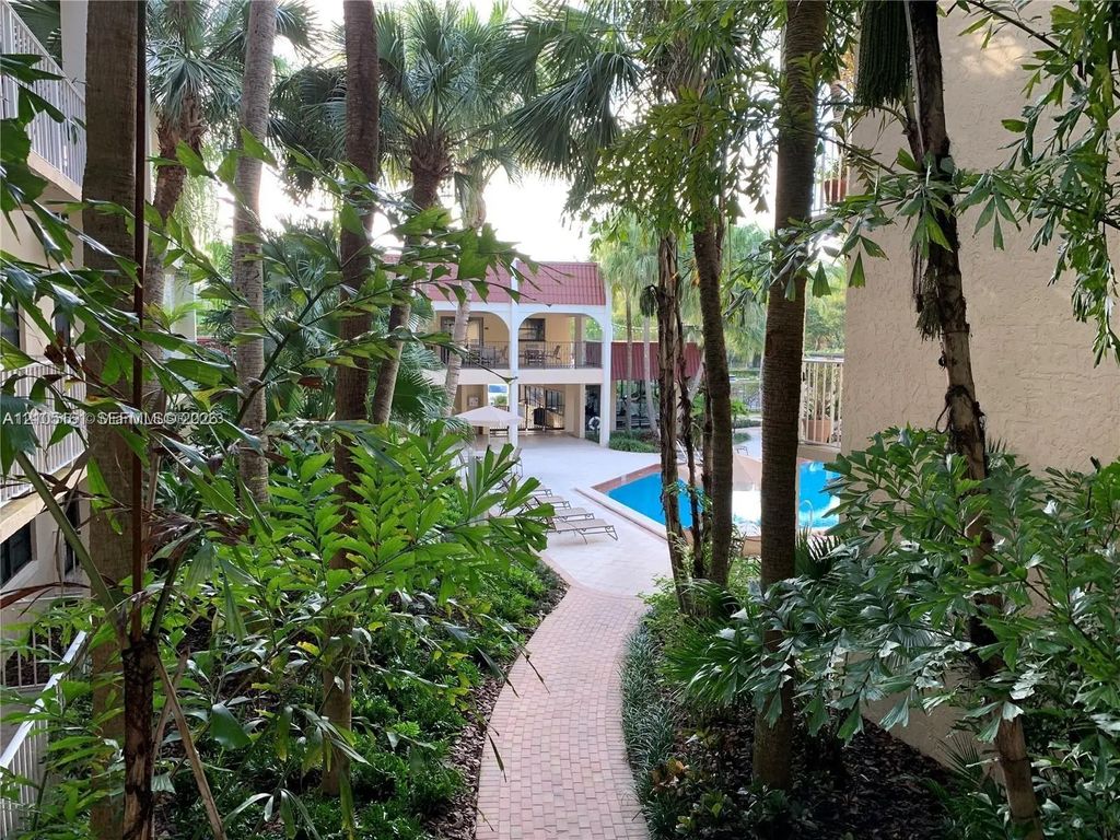 9301 Sw 92nd Avenue #204b, Miami