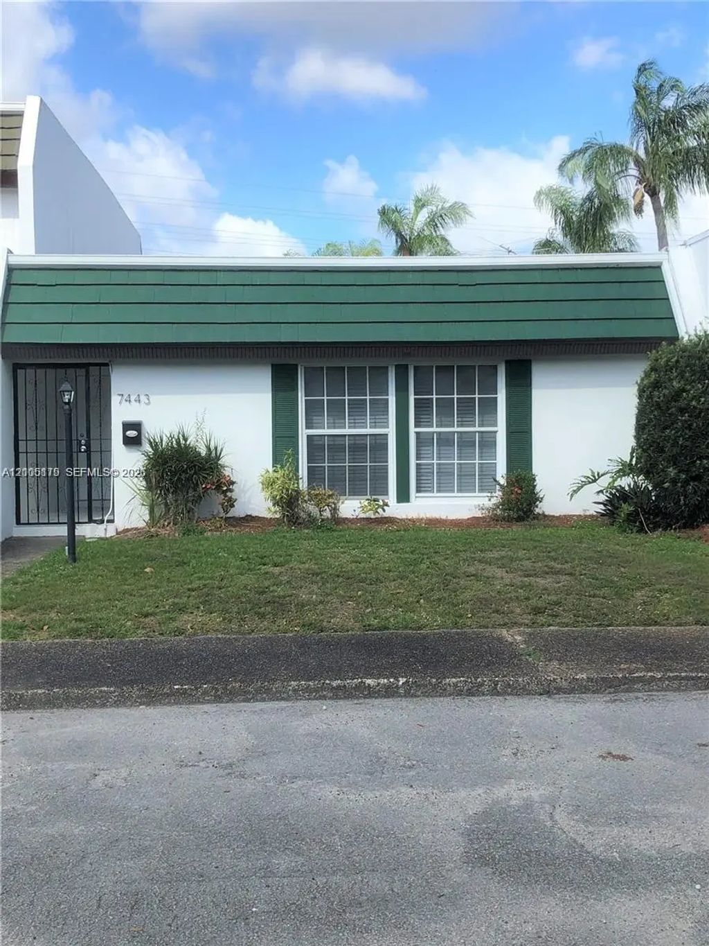 7443 Twin Sabal Drive, Miami Lakes