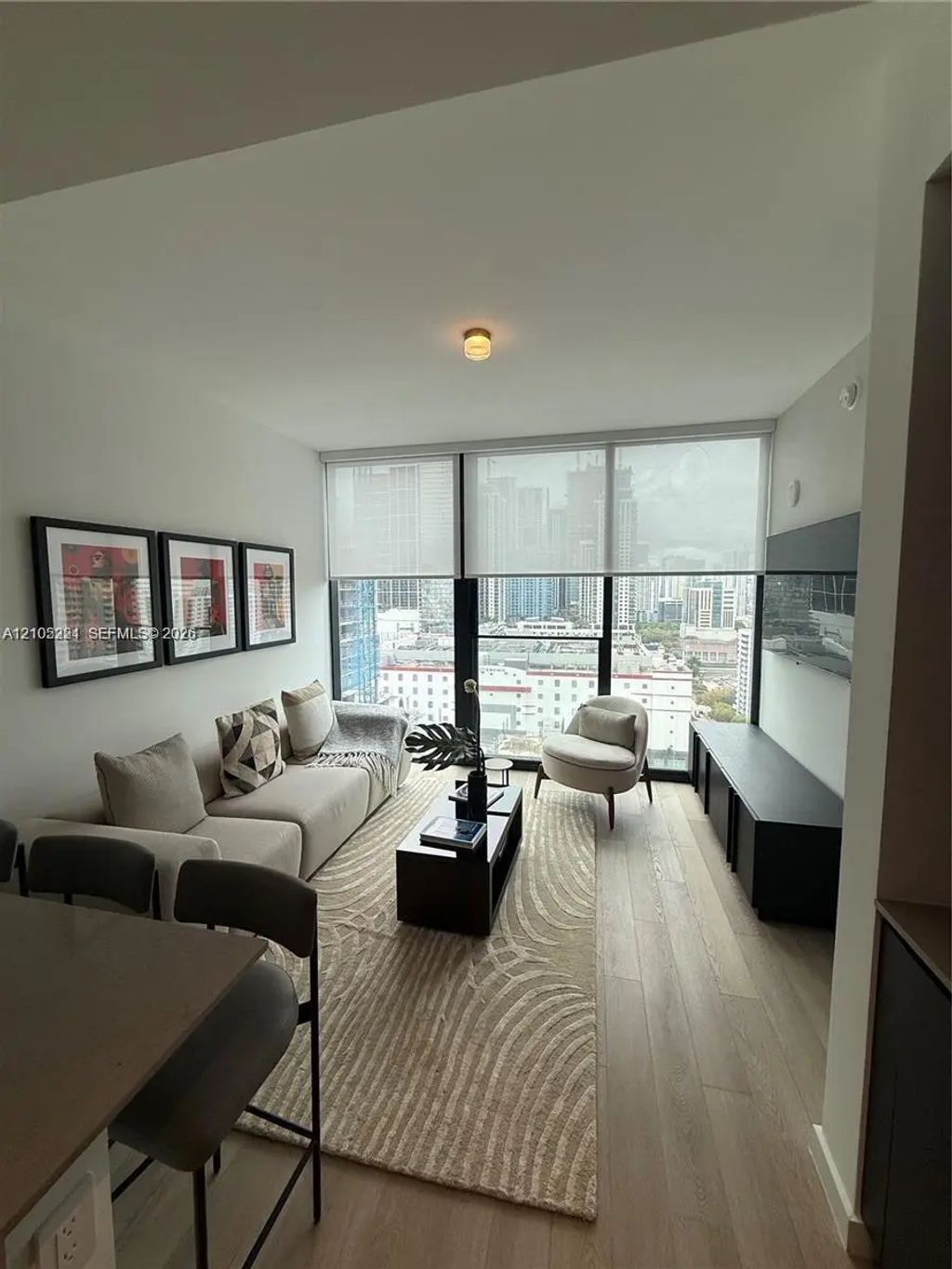 20 Ne 11 #2909, Miami