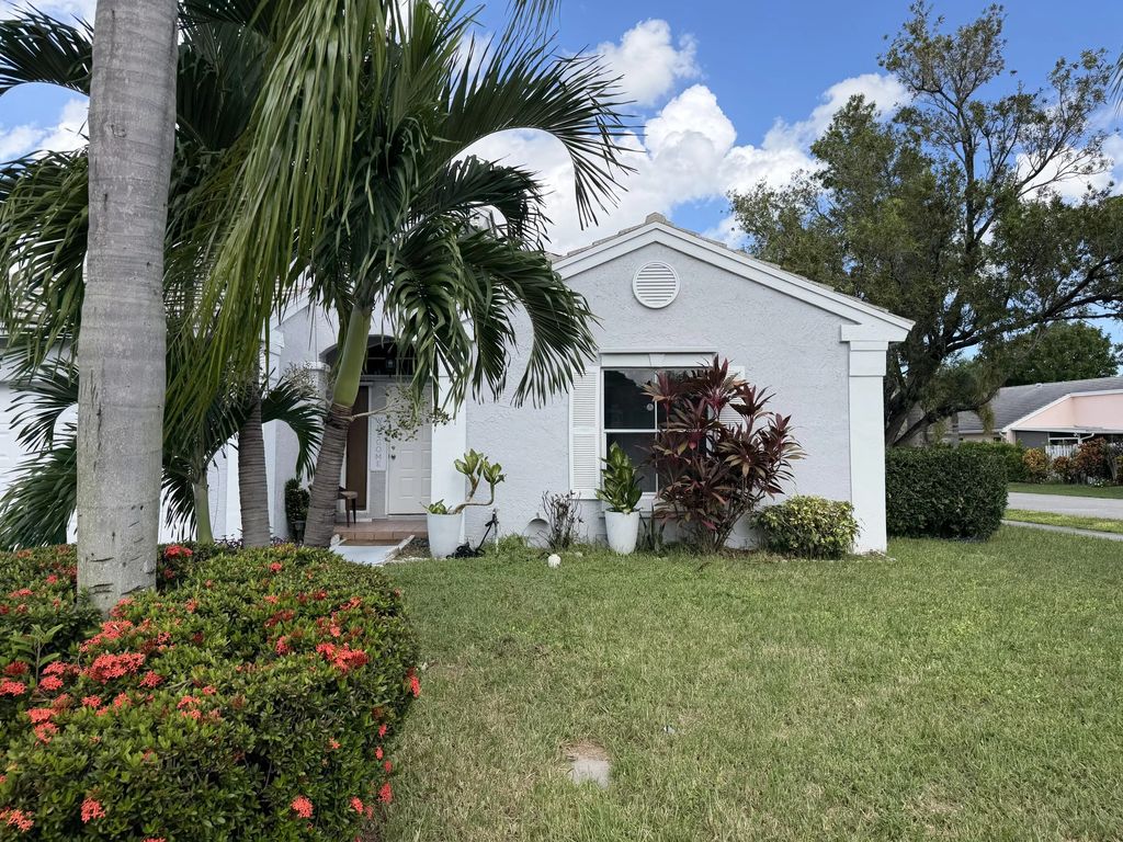 5305 Nw 54th Street Nw, Coconut Creek