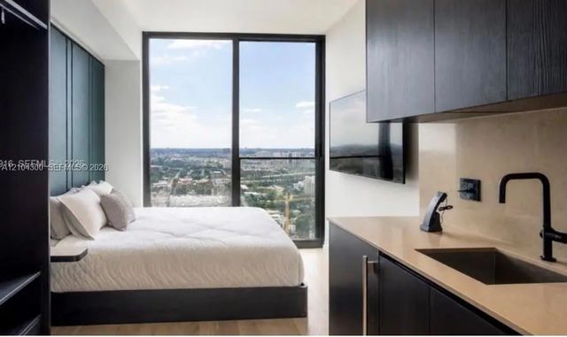 2 of 10 - 20 Ne 11th Street #2512b, Miami, FL
