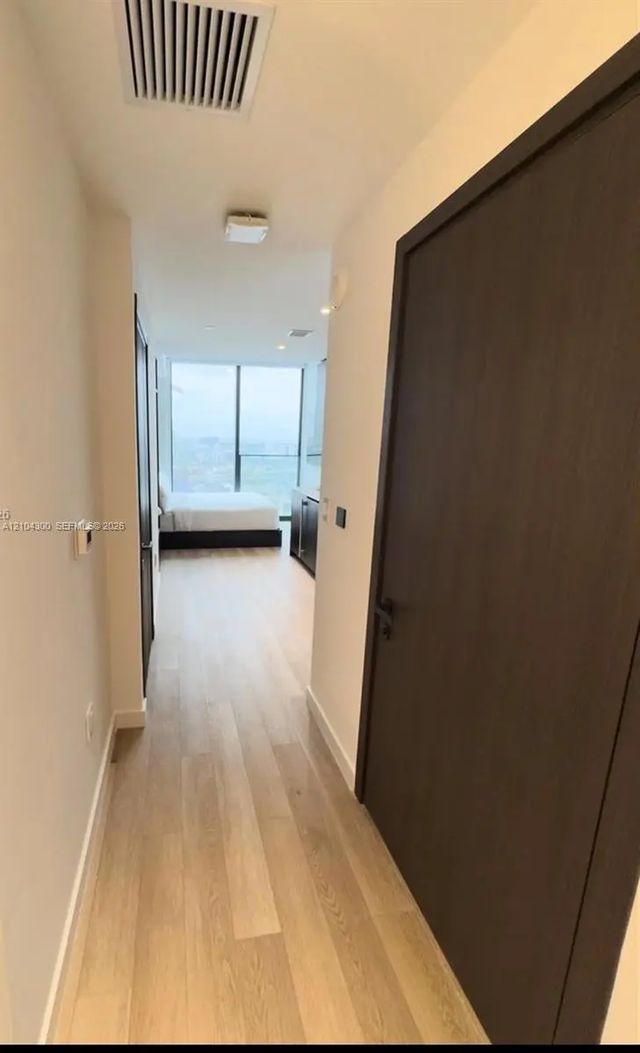 4 of 10 - 20 Ne 11th Street #2512b, Miami, FL