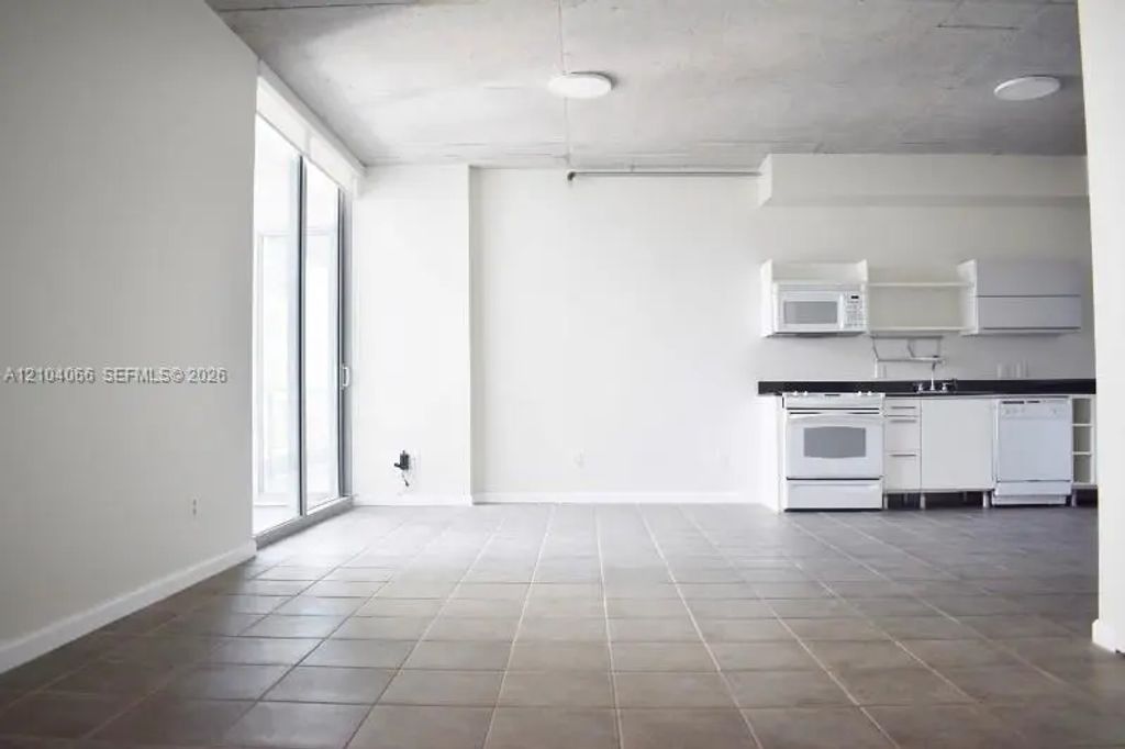 690 Sw 1st Court #2325, Miami