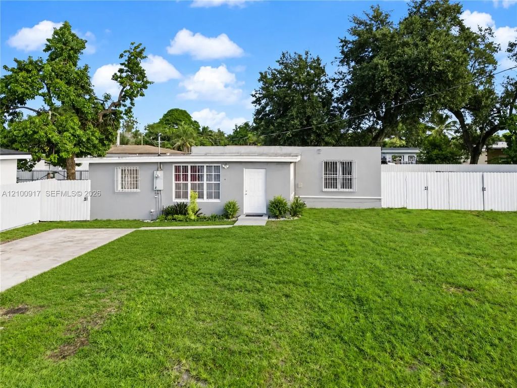 2437 Nw 98th Street, Miami