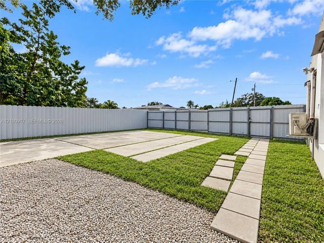 3 of 26 - 2437 Nw 98th Street, Miami, FL