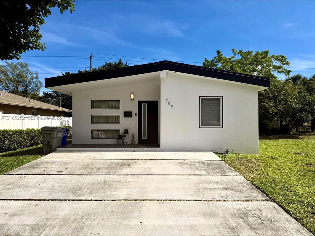 700 Nw 17th Terrace, Pompano Beach