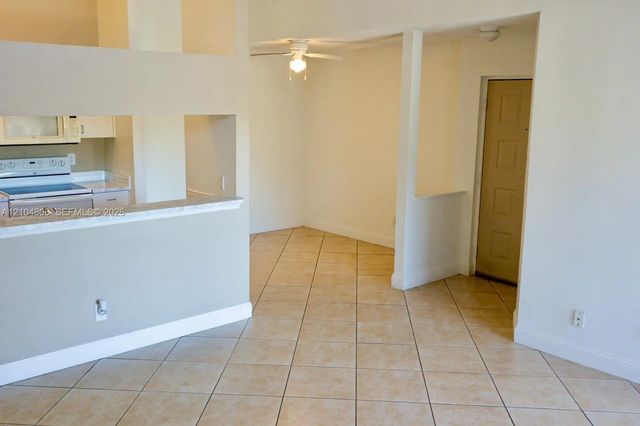 5 of 46 - 10451 Sw 157th Place #303, Miami, FL
