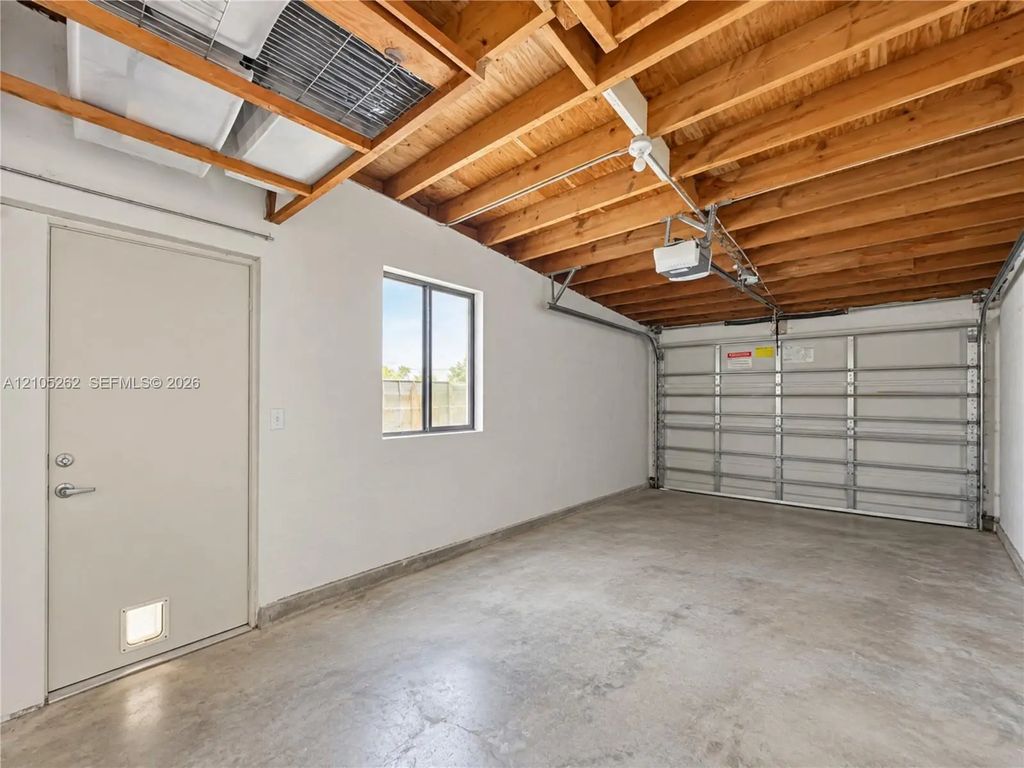 2130 Alamanda Drive, North Miami