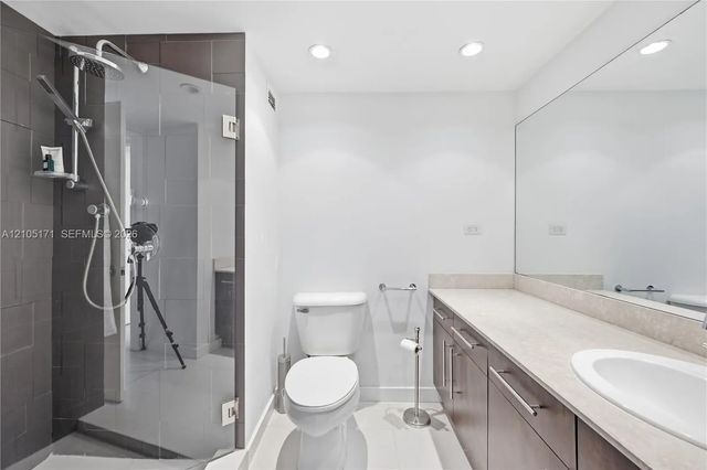 2 of 6 - 2301 Collins Avenue #606, Miami Beach, FL