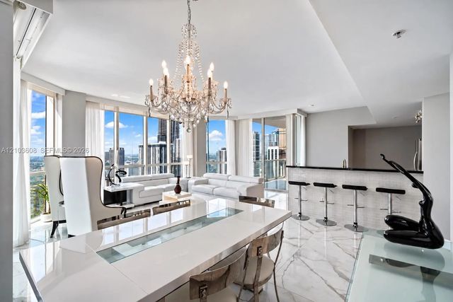 4 of 64 - 244 Biscayne Boulevard #4308, Miami, FL