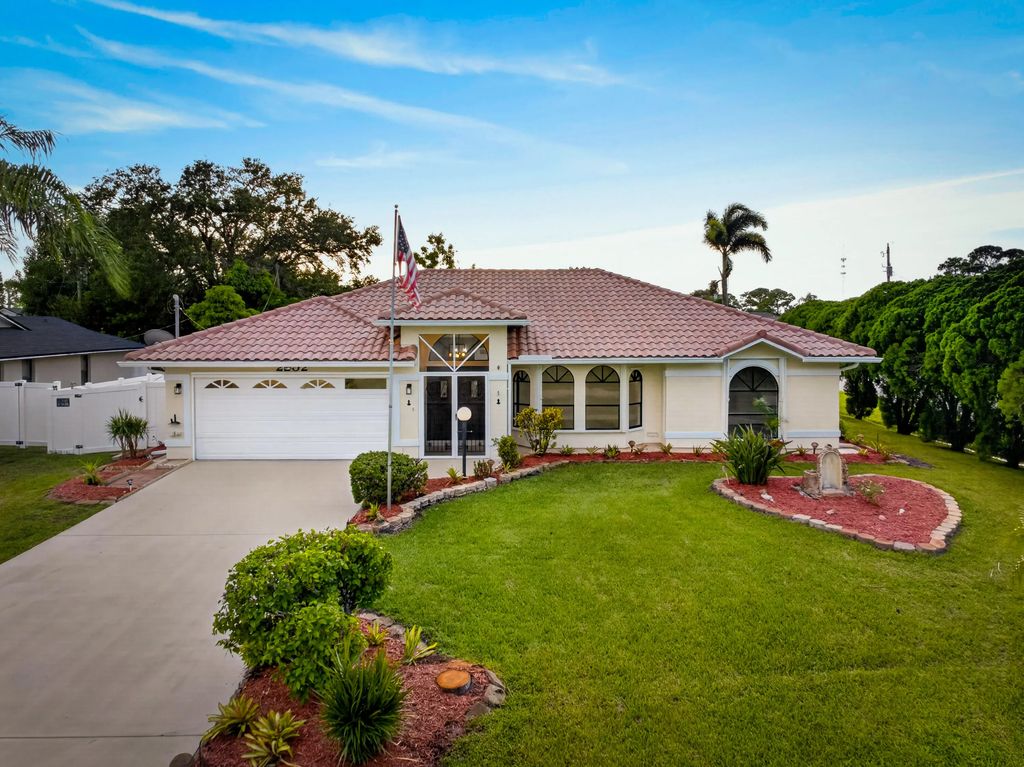 2202 Se Leithgow Street, Port St. Lucie