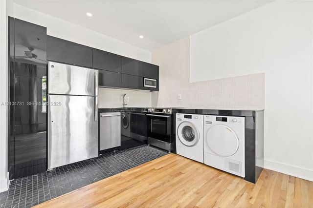 4 of 13 - 1521 Lenox Avenue #206, Miami Beach, FL
