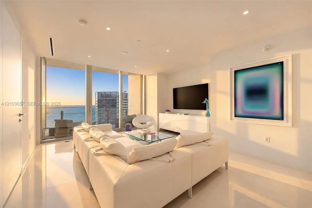 300 Biscayne Boulevard Way #5205w, Miami