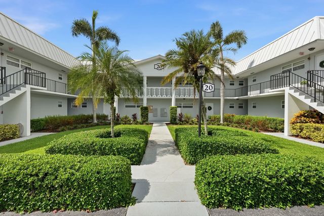 20 Colonial Club Drive #202, Boynton Beach
