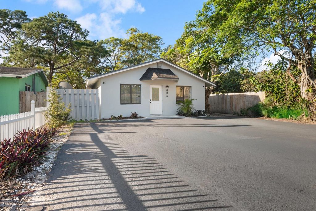 836 Sw 13th Court, Pompano Beach