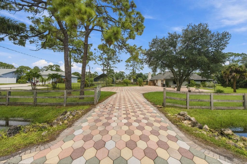 15107 97th Road N, The Acreage