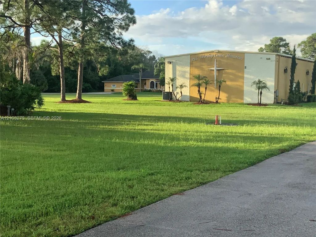 6501 Nw Worship Center Landing, Port St. Lucie