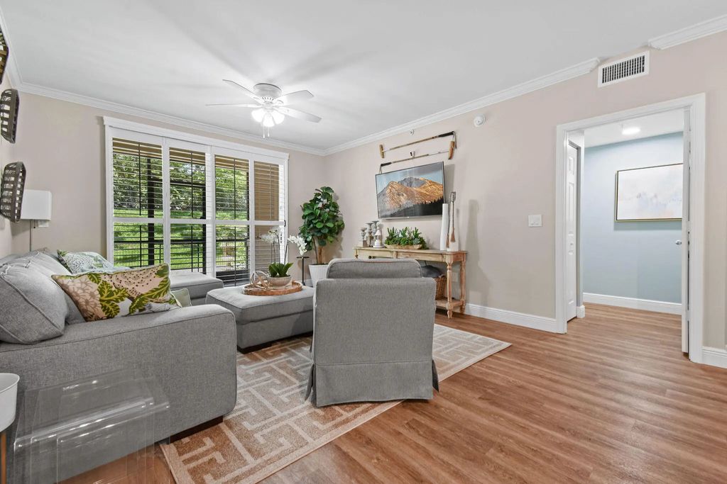11790 Saint Andrews Place #102, Wellington