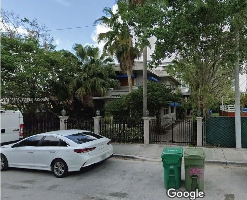 343 Ne 25th Street #upper, Miami