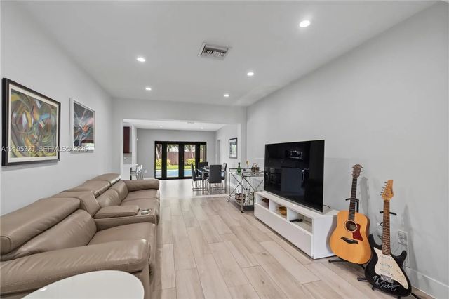 5 of 43 - 6217 Sw 16th Street, West Miami, FL