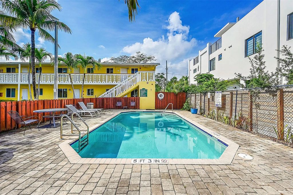2655 Ne 8th Avenue #apt 210, Wilton Manors