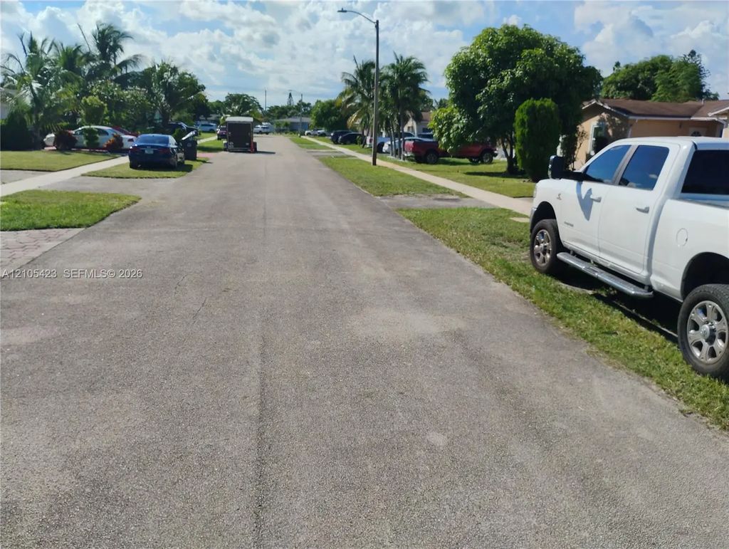 6803 Oakhill, North Lauderdale