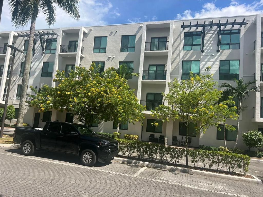 4745 Nw 84th Court #20, Doral