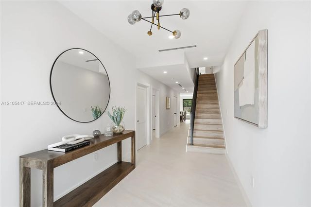 4 of 37 - 2800 Sw 38th Court #2, Miami, FL