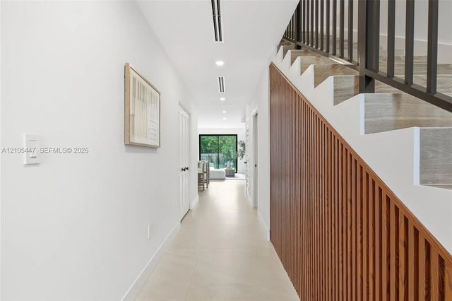 5 of 37 - 2800 Sw 38th Court #2, Miami, FL