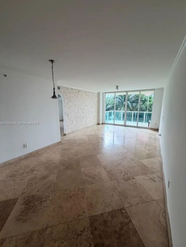 3 of 14 - 3340 Ne 190th Street #308, Aventura, FL