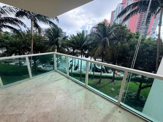 4 of 14 - 3340 Ne 190th Street #308, Aventura, FL