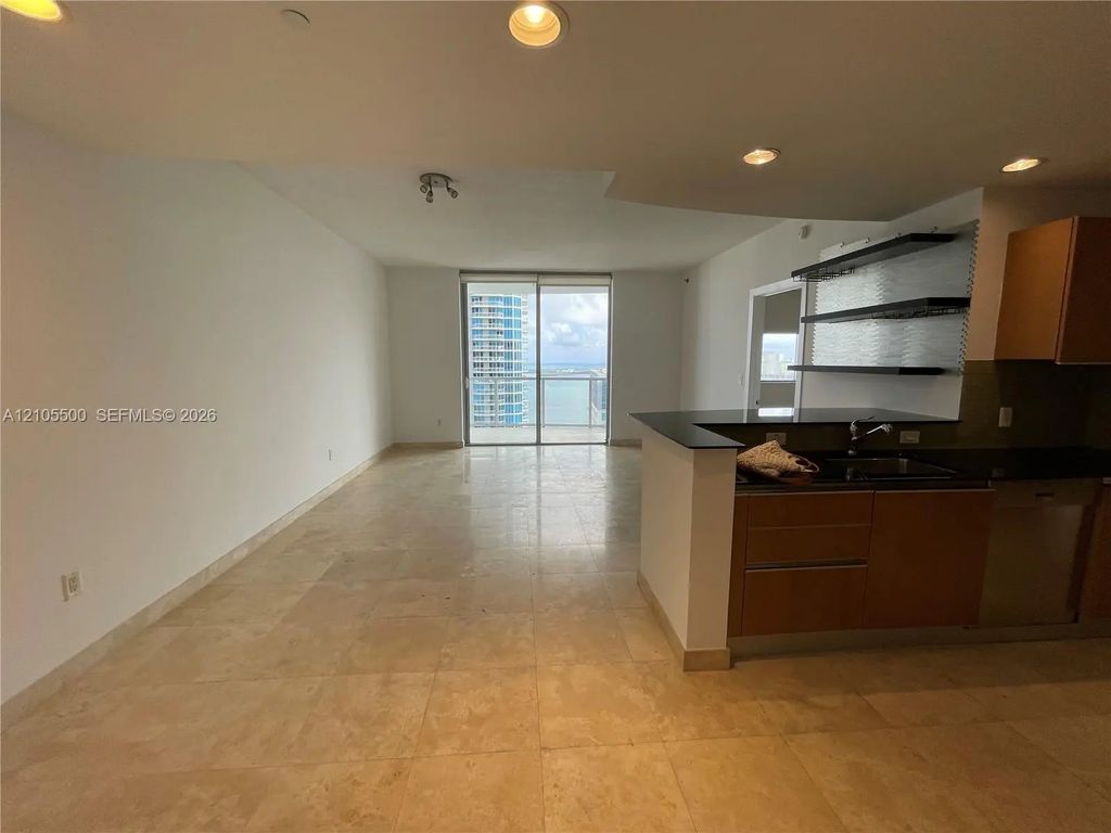 1060 Brickell Avenue #3905, Miami
