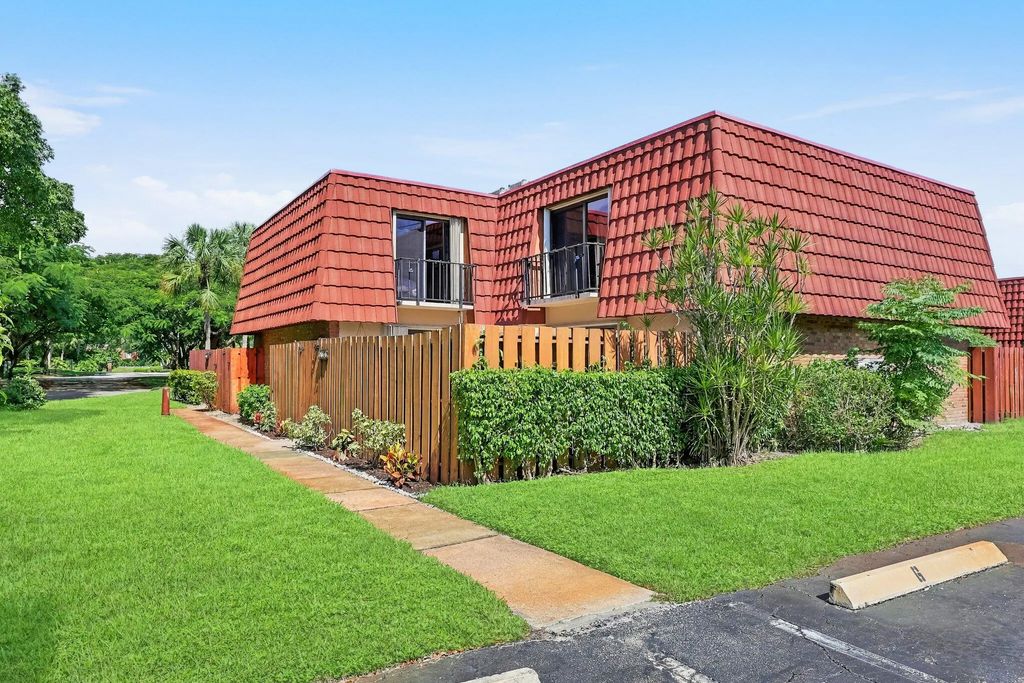 3105 Spanish Wells Drive #8-b, Delray Beach